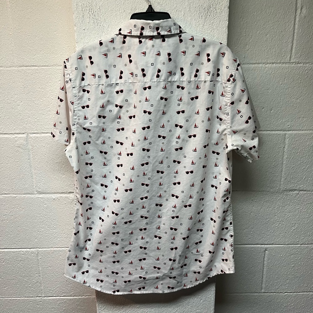 Carbon Red and Navy Accented White Shirt. Large - Picture 5 of 5